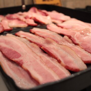 Nolecheks bacon cooking