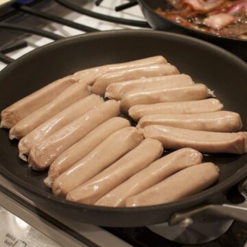 Nolecheks breakfast sausages cooking