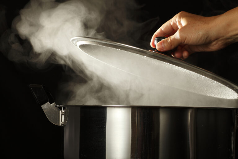 pot-cooking-steaming